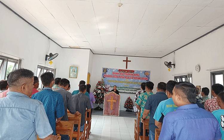 Warga Binaan Rutan Tamiang Layang Laksanakan Ibadah Natal