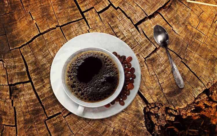 Minum 2 Cangkir Kopi Bukan Ide Bagus untuk Pasien Hipertensi