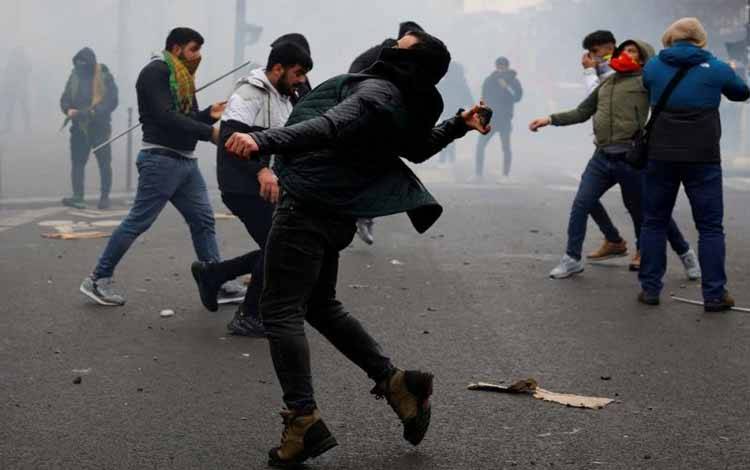 Pendukung Kelompok Teror PKK Serang Polisi di Paris