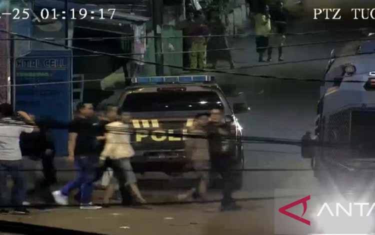 Polisi Tangkap 6 Perusuh saat Malam Perayaan Natal di Palembang