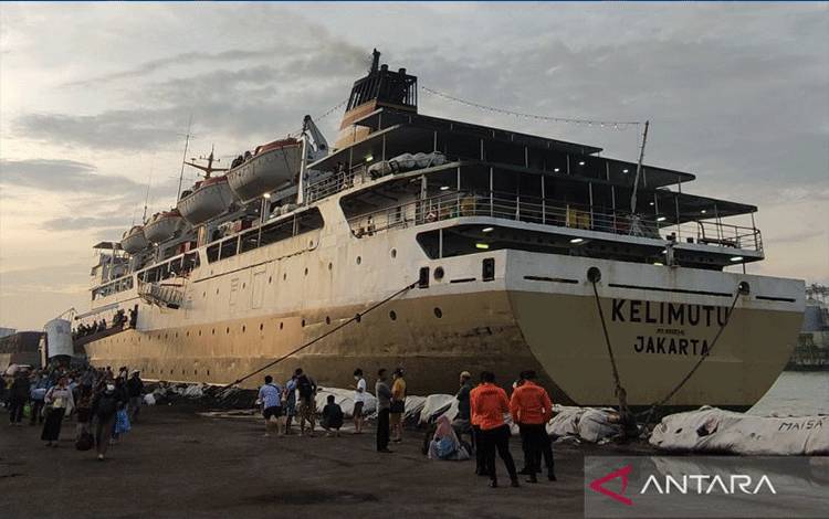 490 Wisatawan Naik KM Kelimutu dari Sampit Terjebak di Karimunjawa Tiba di Semarang
