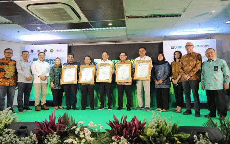 Luhut Dorong Pelabuhan Indonesia Penuhi Kriteria "Green Port"