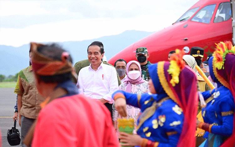 Jokowi Tinjau Huntap di Bima hingga Resmikan Bendungan di Sumbawa