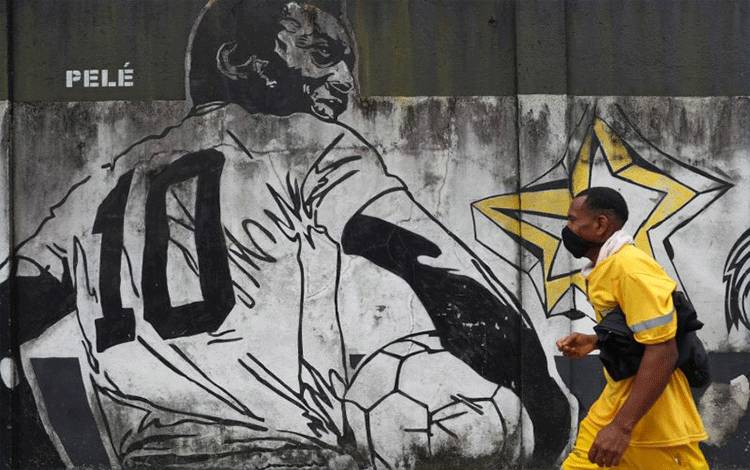Dunia Sepak Bola Sampaikan Penghormatan Kepada Pele