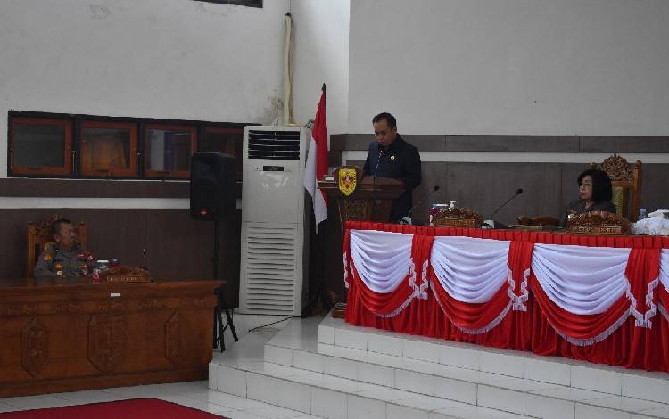 Diperlukannya Pembinaan dari Disdikpora Terhadap Permasalahan Pendidikan di Gunung Mas