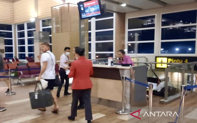 WNA Rusia Dideportasi Setelah Dipenjara Setahun