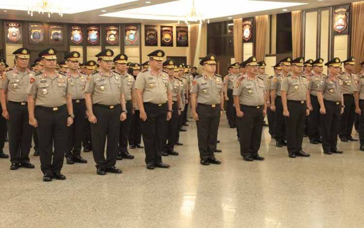 Kapolri Terima Kenaikan Pangkat 42 Pati dan 121 Pamen Polri