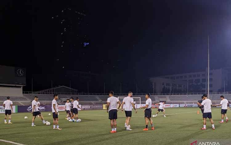 Timnas Indonesia Waspadai Efek Rumput Sintetis Stadion Rizal Memorial