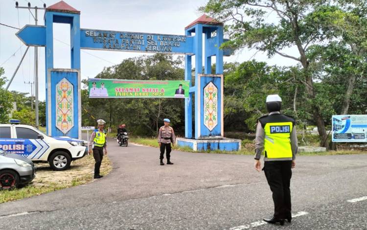 Libur Tahun Baru 2023, Personel Kepolisian Siaga?Amankan Tempat Wisata di Seruyan