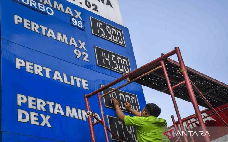 Harga Pertamax Turun Rp1.100 per Liter