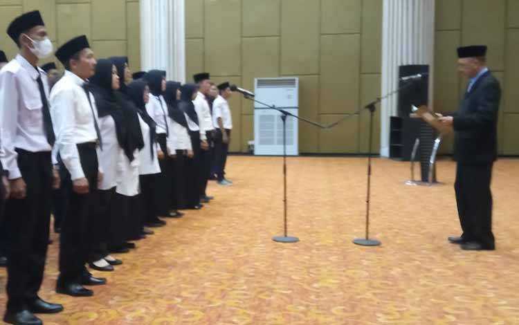 Ketua KPUD Kobar Lantik 30 PPK Bertugas di 6 Kecamatan?