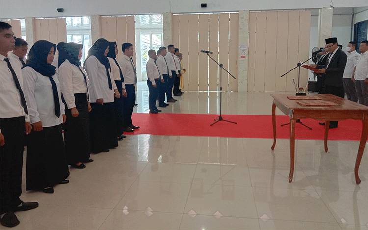 25 Anggota PPK se-Sukamara Resmi Dilantik