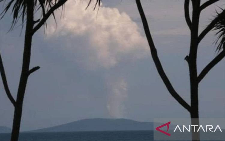 Gunung Anak Krakatau Kembali Erupsi pada Kamis Dinihari