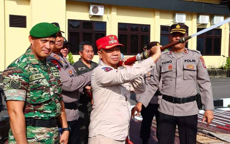 Bupati Seruyan Hadiri Apel Gelar Sarpras Hadapi Karhutla