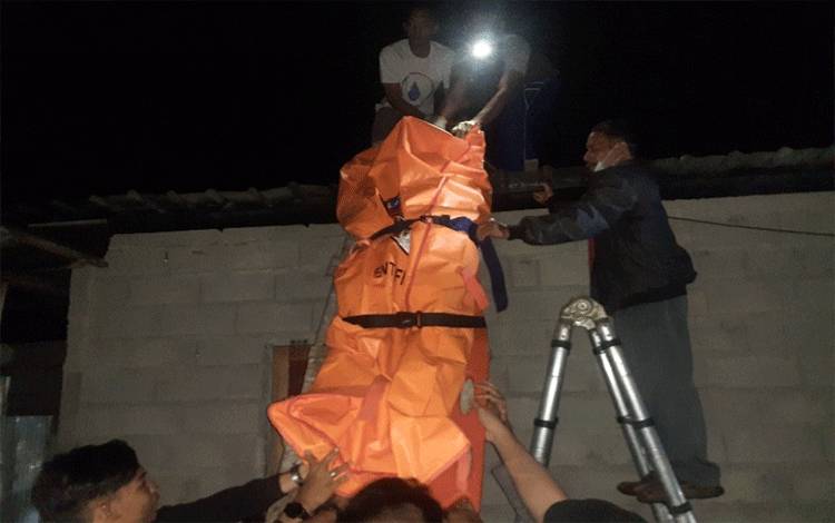 Seorang Pria Tewas Kesetrum Saat Perbaiki Instalasi Listrik