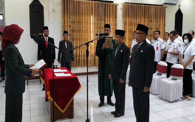Pj Bupati Barito Selatan Lantik 2 Pejabat Pimpinan Tinggi Pratama