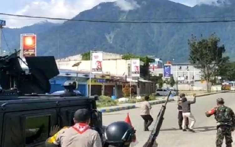 Polisi Amankan 19 Provokator saat Penangkapan Gubernur Papua