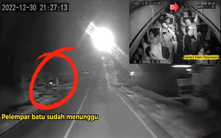 Orang Tidak Dikenal Lempar Batu ke Bus Yessoe
