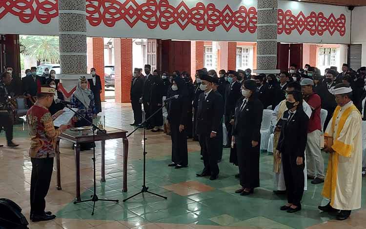 Ratusan Pejabat Fungsional di Lingkup Pemkab Kapuas Dilantik