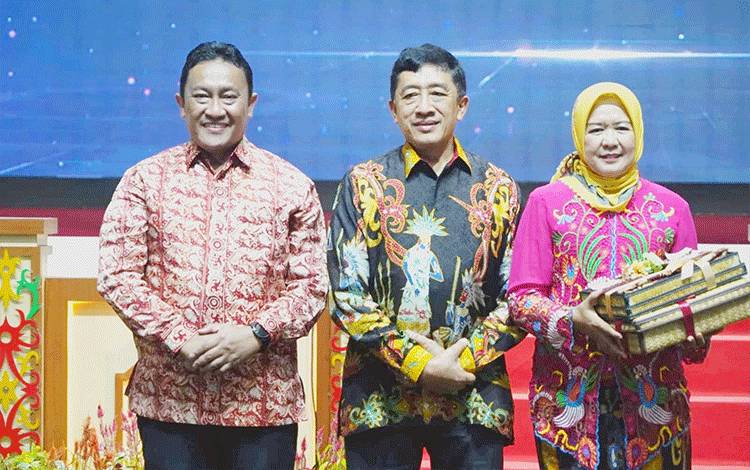 Wagub Kalteng Doakan Irjen Pol Ida Oetari Poernamasasi yang Purna Tugas