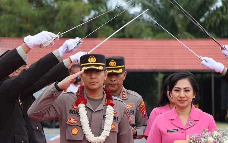 Kenal Pamit Kapolres Katingan Berlangsung Mengharukan