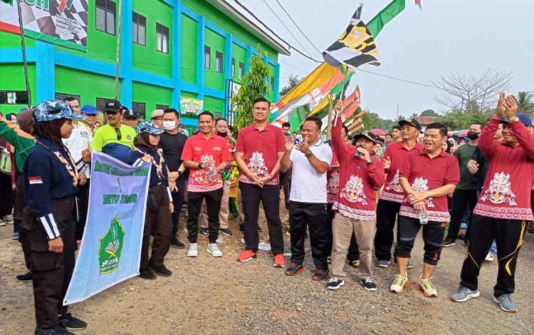 Ribuan Peserta Ikut Jalan Sehat Kerukunan di Tamiang Layang