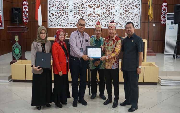 Bayar Listrik Tepat Waktu Sepanjang 2022, Pemkab Kapuas Dapat Penghargaan
