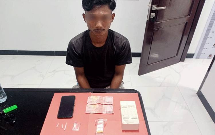 Seorang Pemuda Ditangkap Polisi Setelah Ketahuan Edarkan Sabu