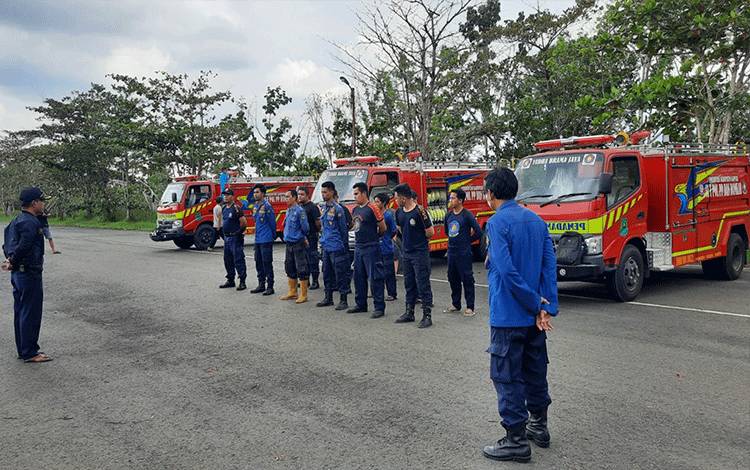 Satpol PP dan Damkar Kapuas Uji Coba Mobil Pemadam