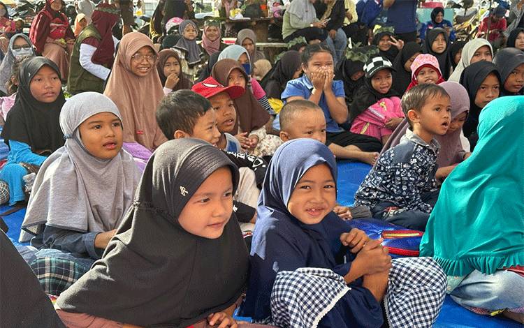 Kado Belida Seruyan Tanamkan Literasi Sejak Dini