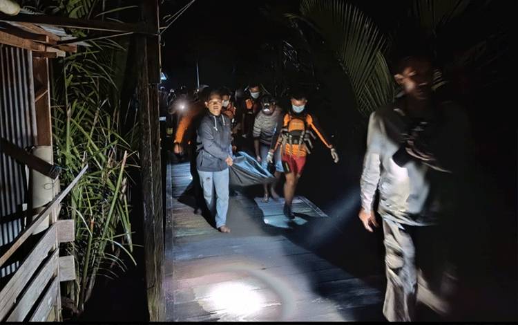 Seorang Nelayan Ditemukan Tewas Tenggelam di Sungai Mentaya