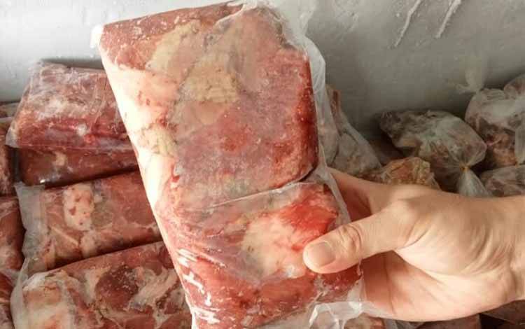 Daging Sapi Segar Mahal, Masyarakat Beralih ke Daging Beku