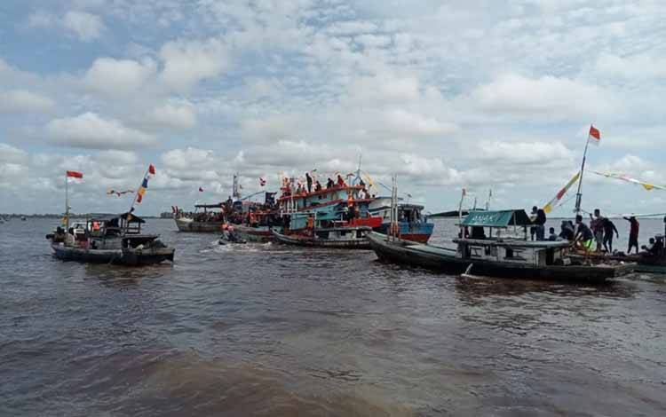 Masyarakat Jelai Gelar Syukuran Laut ke 17