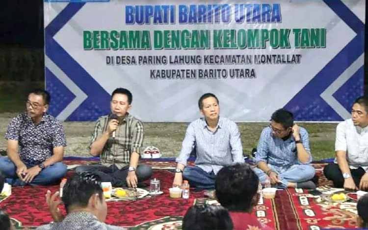 kegiatan temu wicara di lokasi Camp PT Mitra Barito, Desa Paring Lahung, Kecamatan Montallat, Rabu, 18 Januari 2023 malam. (FOTO: DHANI)