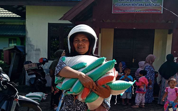 Tidak Ada Batasan, Satu Warga Bisa Borong Beras Subsidi di Pasar Penyeimbang