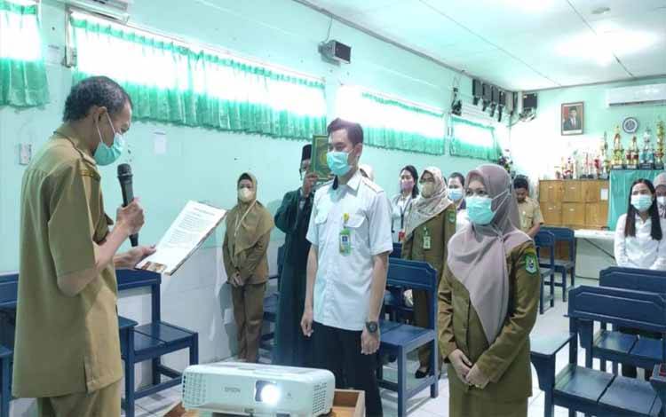 Tenaga Non Klinis Terkait Akses Medical Record di RSUD Kapuas Diambil Sumpah