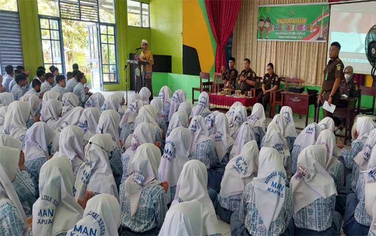 Anggota DPRD Kapuas Ini Apresiasi Program Safari Jaksa Masuk Sekolah