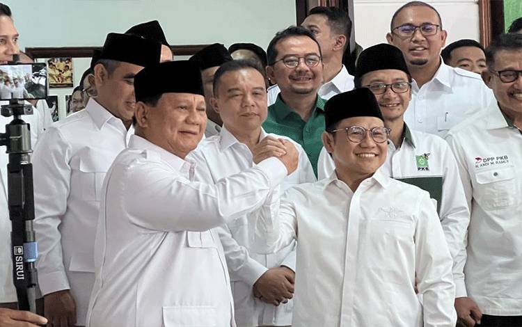 Ketua Umum Gerindra Prabowo Subianto dan Ketua Umum PKB Muhaimin Iskandar atau Cak Imin meresmikan sekretariat bersama Gerindra dan PKB di Menteng, Jakarta Pusat, Senin (23/1/2023). ANTARA/Putu Indah Savitri