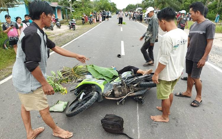 Pengendara Motor Tewas Usai Tabrakan di Samuda Besar?