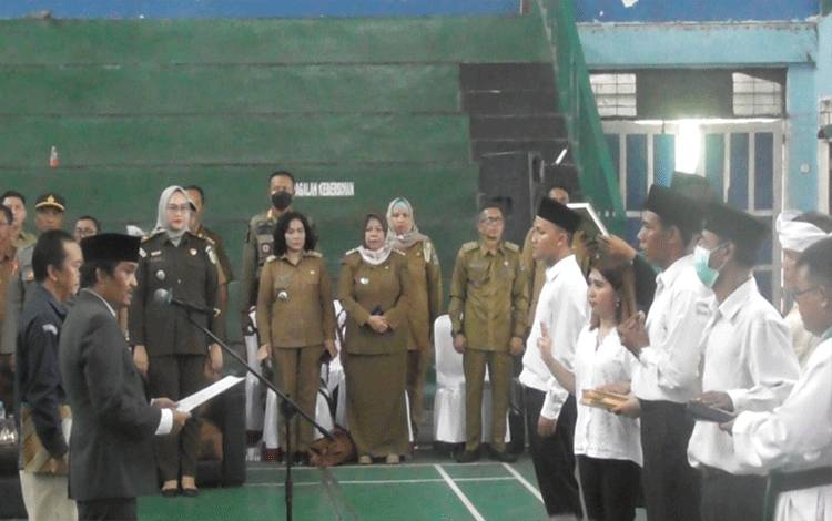 Suasana saat pelantikan Anggota PPS yang baru dilantik, kemarin. (FOTO: IST)