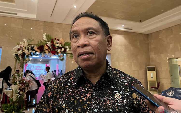 Menteri Pemuda dan Olahraga Zainudin Amali saat dijumpai di Museum Nasional Jakarta, Rabu (25/1/2023). (ANTARA/Arnidhya Nur Zhafira)