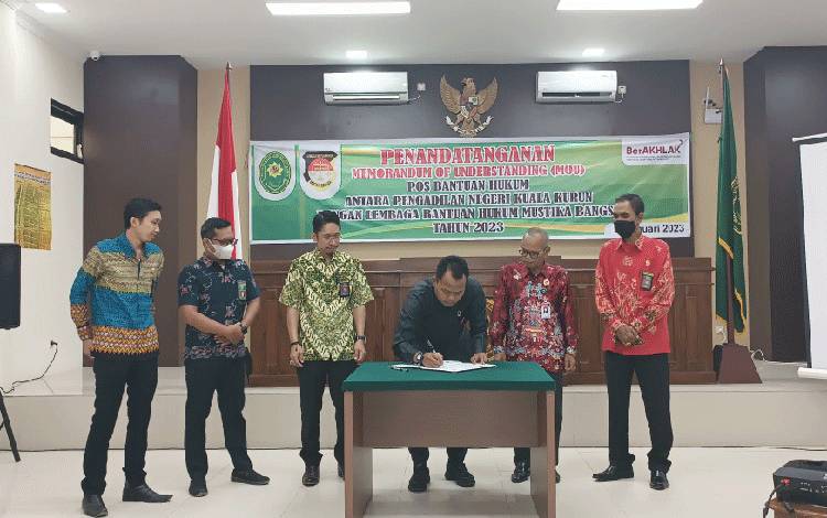 Pengadilan Negeri Kuala Kurun Tanda Tangan MoU dengan LBH Mustika Bangsa