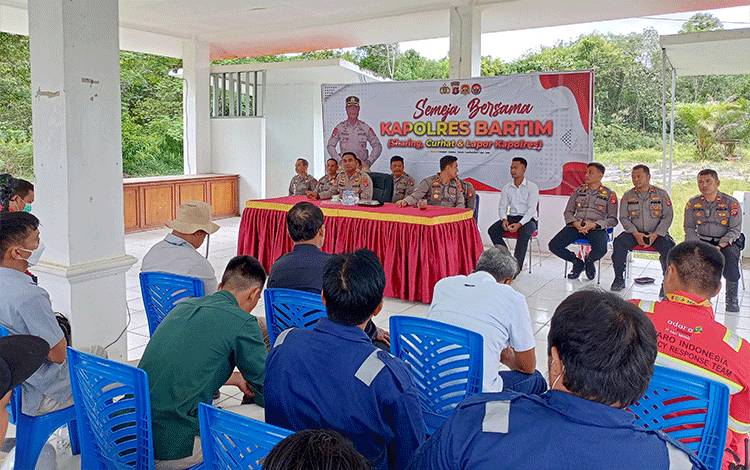 Relawan dan Petugas Pemadam Kebakaran Duduk Semeja Bersama Kapolres Barito Timur