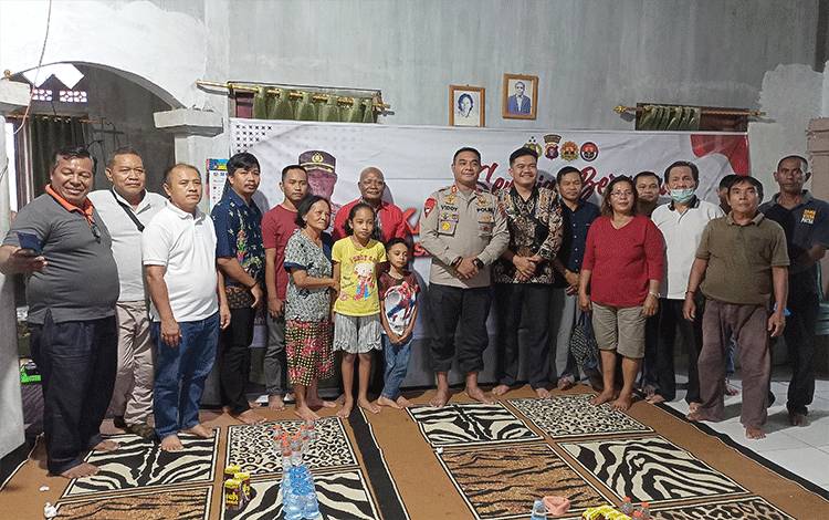 Polres Gelar Acara Semeja Bersama Kapolres Barito Timur di Desa Tampa