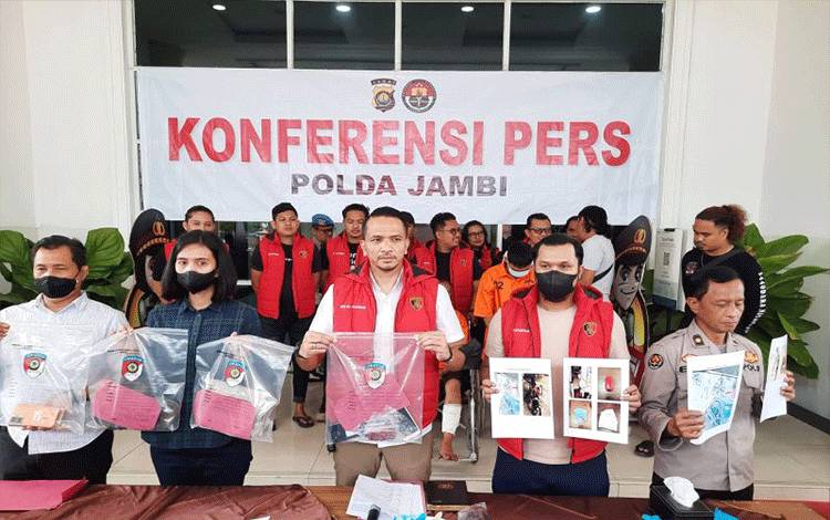Polisi menangkap dan menembak perampok nasabah bank di Jambi, karena melawan saat diamankan. ANTARA/HO.