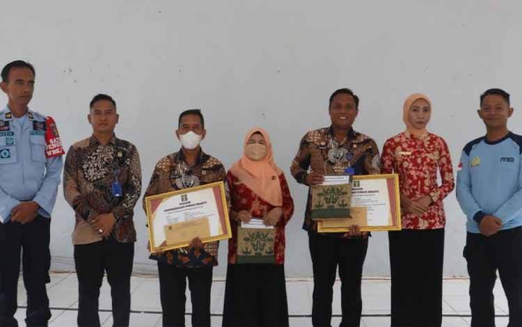Rutan Kapuas Gelar Pelepasan 2 Pegawai Masuki Masa Purna Bakti