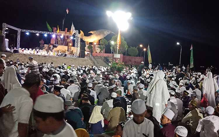 Diperkirakan 20 Ribu Jemaah Memadati Ikon Jelawat untuk Memperingati Haul Abah Guru Sekumpul