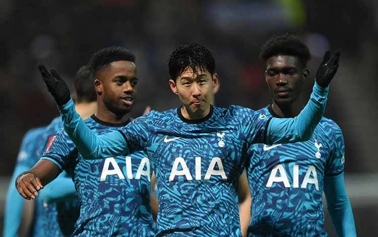 Tottenham Hotspur Menang Mudah 3-0 atas Preston