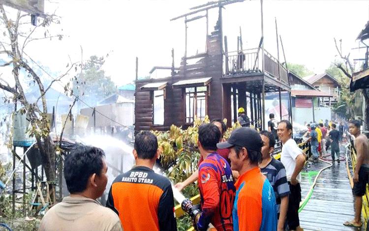 13 Rumah dan 5 Gedung Walet di RT 2 Lahei Ludes Terbakar