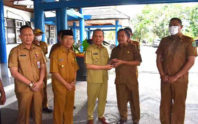 Dua Kecamatan di Kapuas Terima Mobil Pemadam Kebakaran